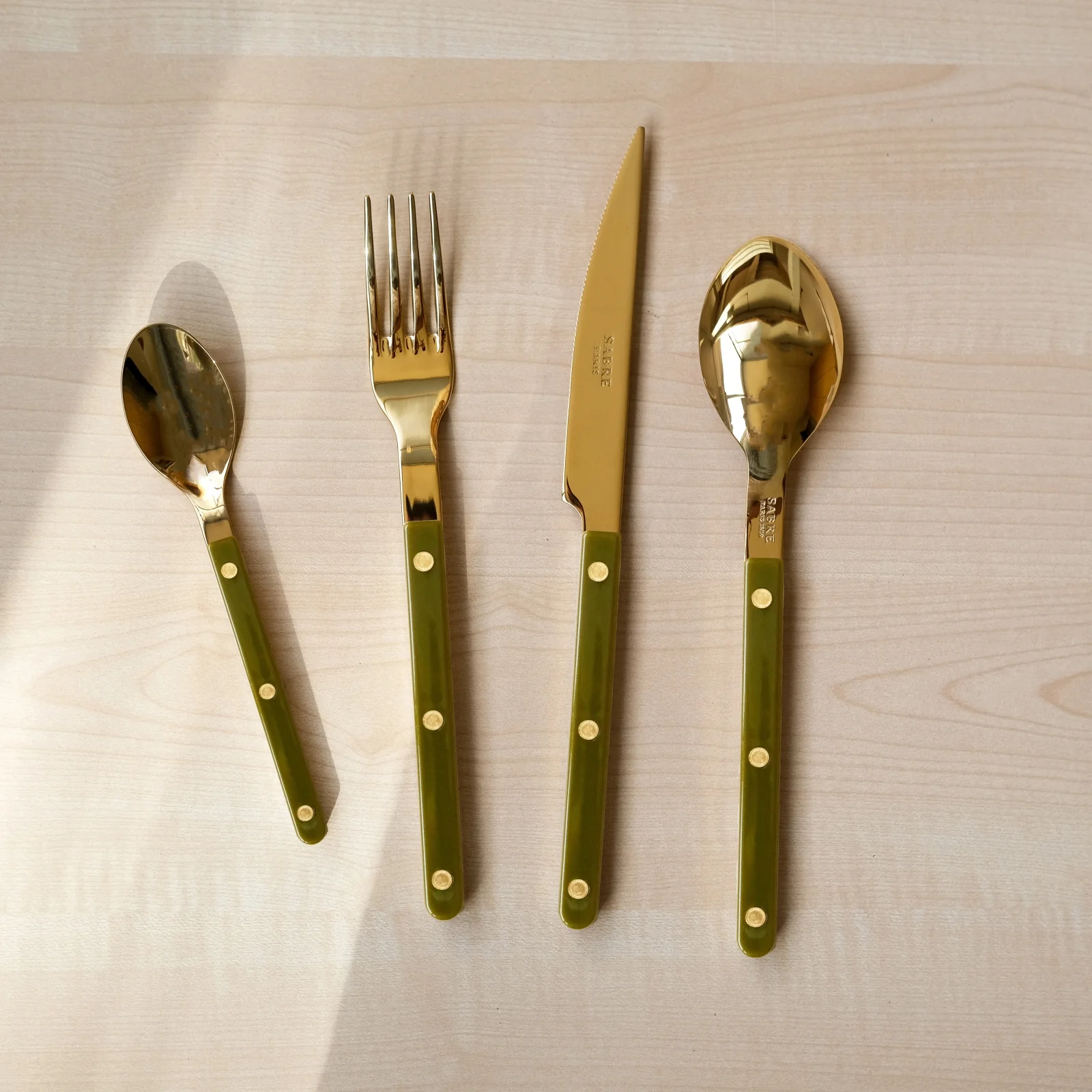 Bistrot couleur Gold Uni, Vert fougère - Set de 5 couverts de table - Image 2
